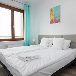 https://royal-palace-elegant-apartment.warsawhotelspoland.com